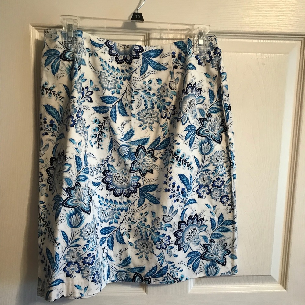 Women’s skirt by Briggs New York. Size 12